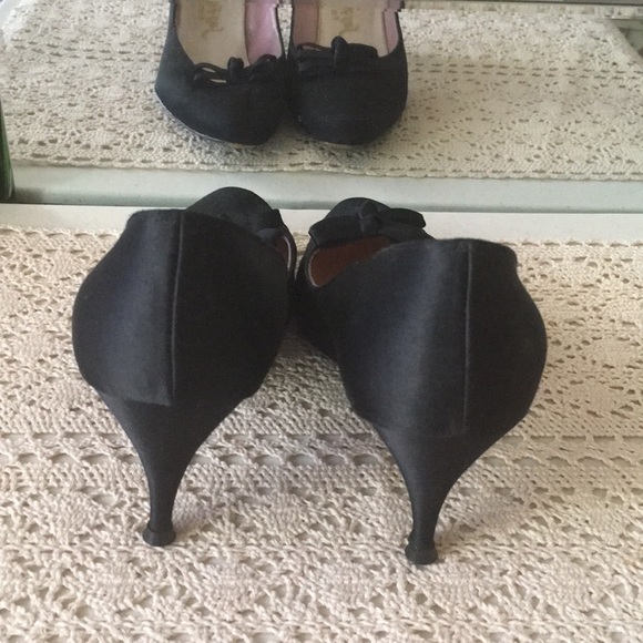 Vintage Saks Fifth Ave. satin heels black - Picture 7 of 8